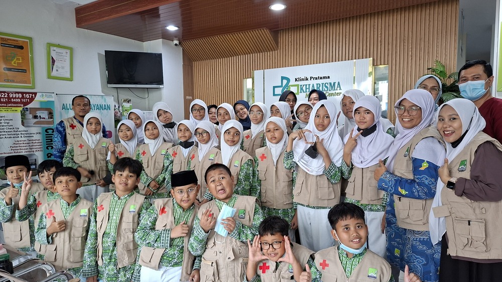 Dokter Kecil SD Al-Azhar Syifa Budi Jatibening: Belajar Hidup Sehat dan Peduli Sesama